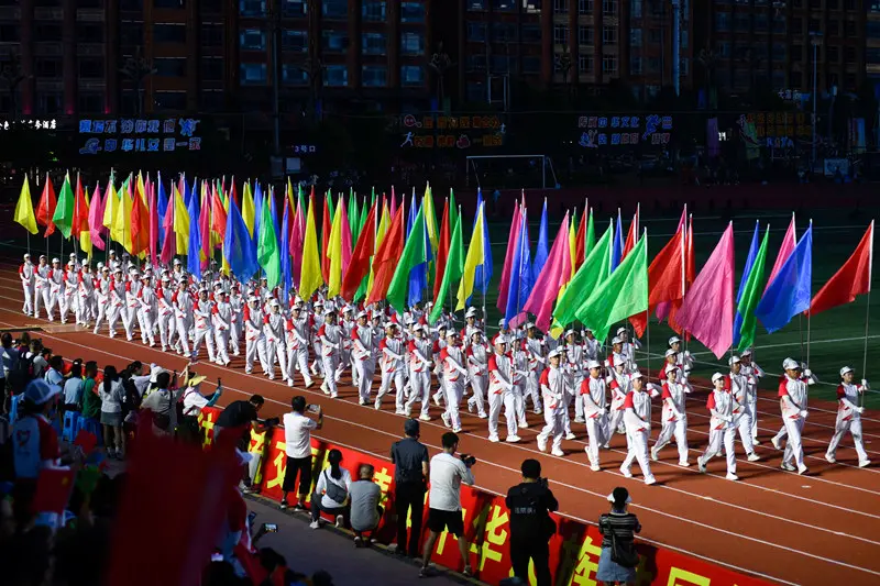 entit, 民族传统体, 演职人员在